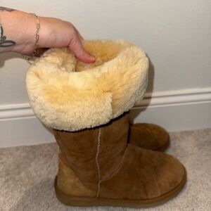 UGG Chestnut Sheepskin Winter Boots with Cream Fur Cuff